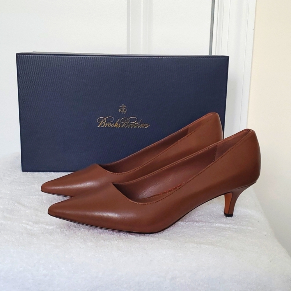 New! Never worn! Brooks Brothers brown leather heels. Size 6.5.